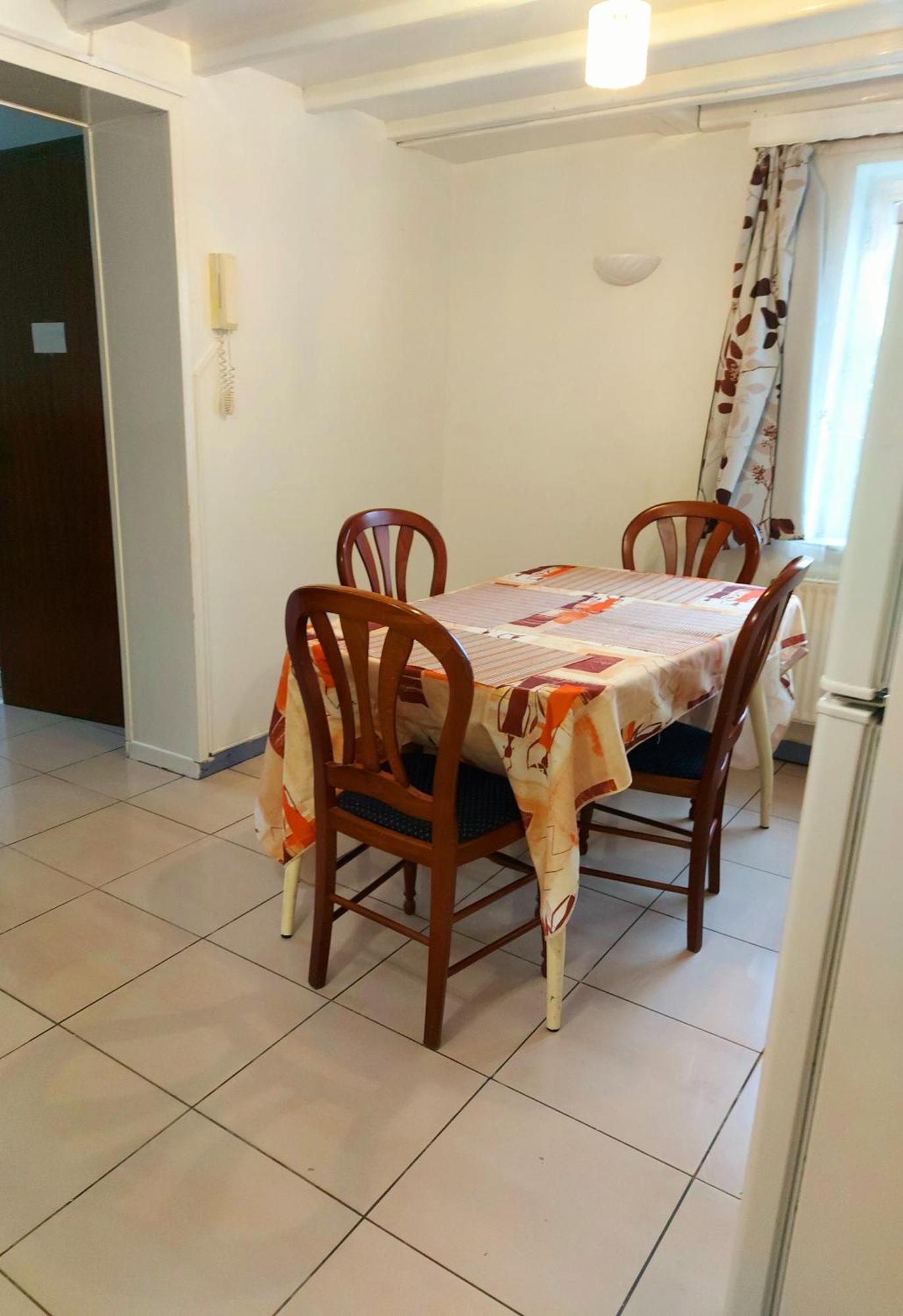Belle Chambre Dans Un Quartier Calme Anderlecht Exterior photo